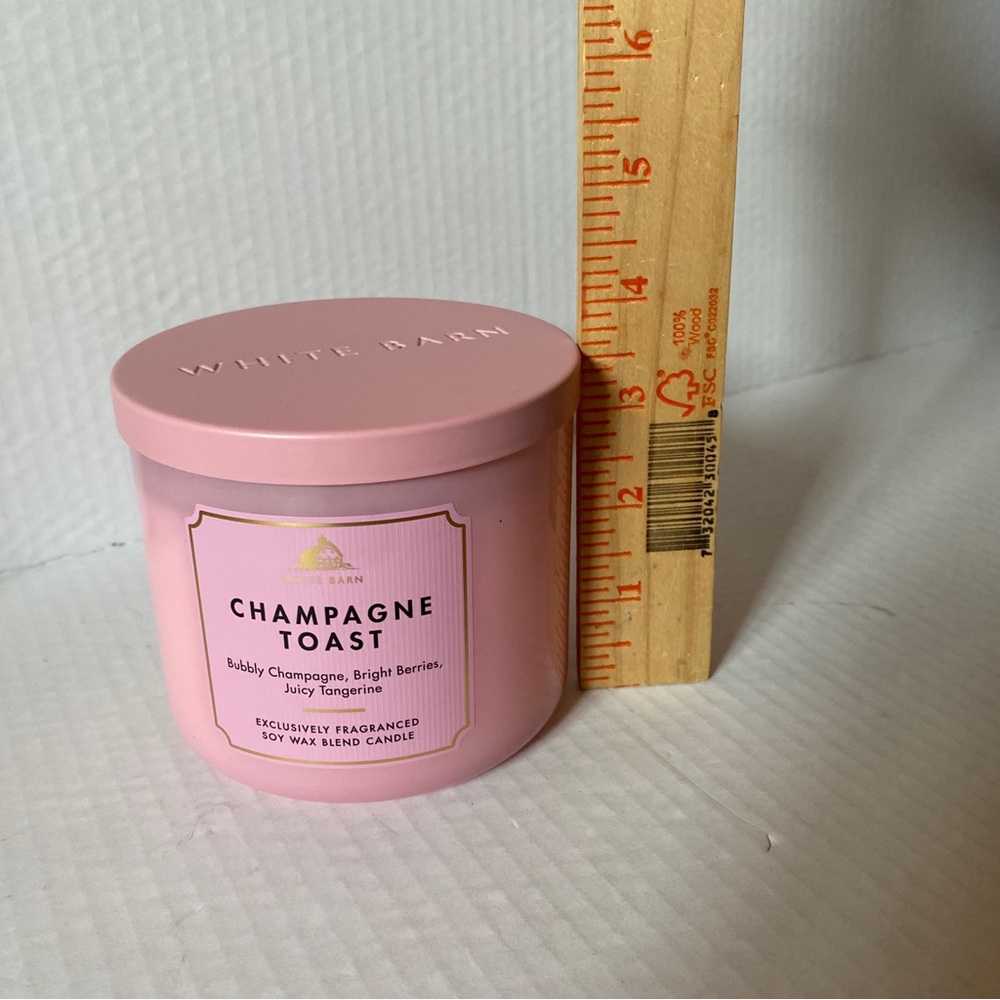 Champagne Toast Bath & Body Works White Barn 3 Wick Candle 14.5 Oz brand new - Picture 3 of 4